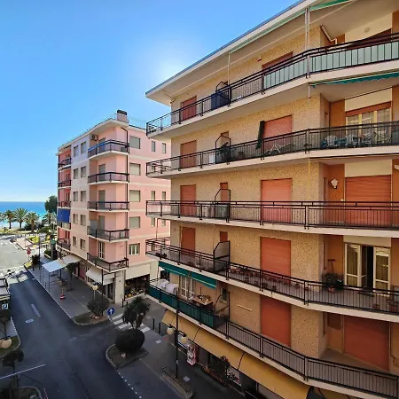 Doria 28 By Tempovacanza Lägenhet *